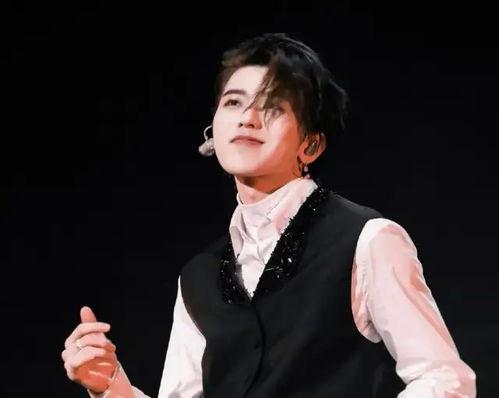 蔡徐坤娱乐吃瓜视频,揭秘明星幕后生活片段 第3张 蔡徐坤娱乐吃瓜视频,揭秘明星幕后生活片段 第3张